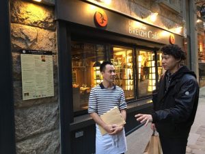 ブレッツカフェサンマロ店（BREIZH Café , Saint-Malo）では、日本人クレーピエが焼き上げる繊細なガレットが食べられる。│ガレット（Galette）の本場フランスを巡る旅⑧