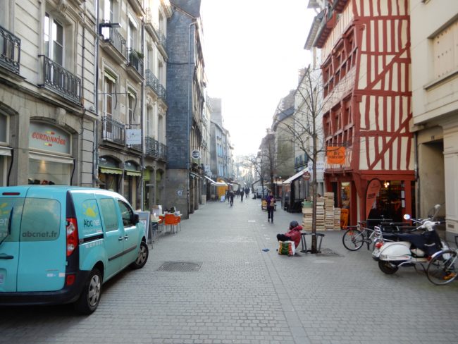 レンヌ（Rennes）旧市街にあるマルシェ（Le marché à manger）とル・ダニエル（LE DANIELE）のクイニーアマン│ガレット（Galette）の本場フランスを巡る旅⑫