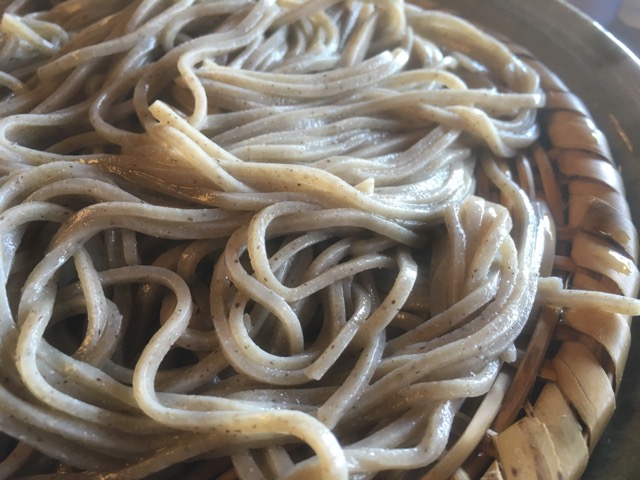 金沢市の蕎麦 穂乃香（ほのか）では、希少な南越前町産（今庄在来）の九一そばが通年で味わえる。