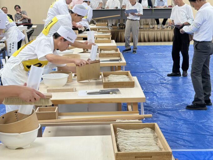福井県高校生そば打ち選手権大会とは？ 全国大会「そば甲子園」を目指す高校生たちの挑戦。