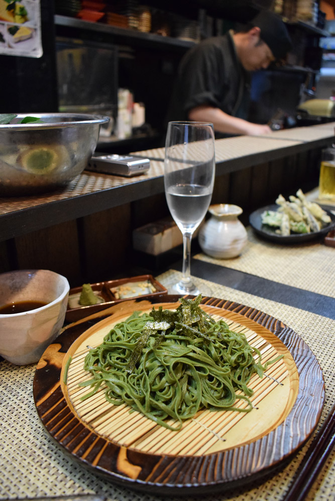 手打ちそば 天割烹そば はるなさま　自慢の茶そば
